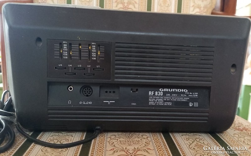GRUNDIG RÁDIÓS MAGNÓ RF 830