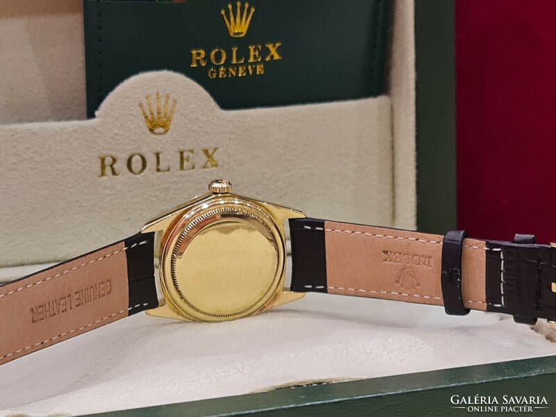 ROLEX DAY-DATE 36 RITKA ONYX SZÁMLAPOS 18KT TÖMÖR ARANY ÓRA