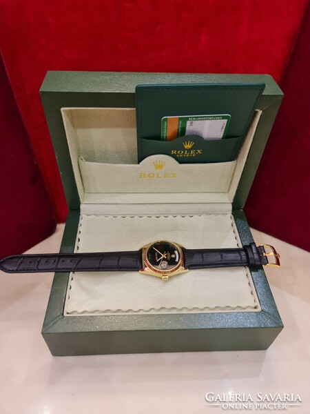 ROLEX DAY-DATE 36 RITKA ONYX SZÁMLAPOS 18KT TÖMÖR ARANY ÓRA