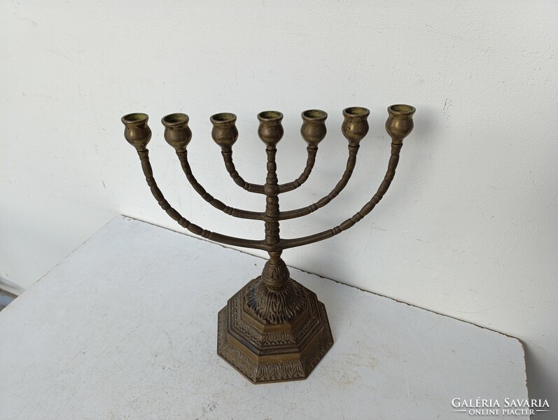 Antik menora judaika nagy réz zsidó gyertyatartó 7 ágú menóra lábán öntési anyaghiba repedés 527