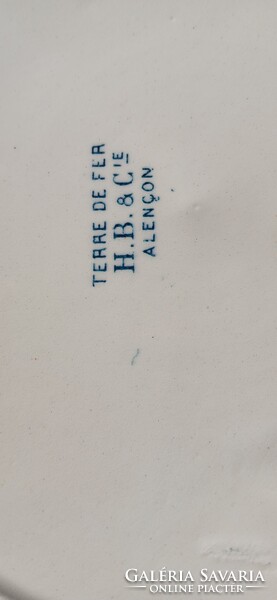 Térre de fér kerek kínáló