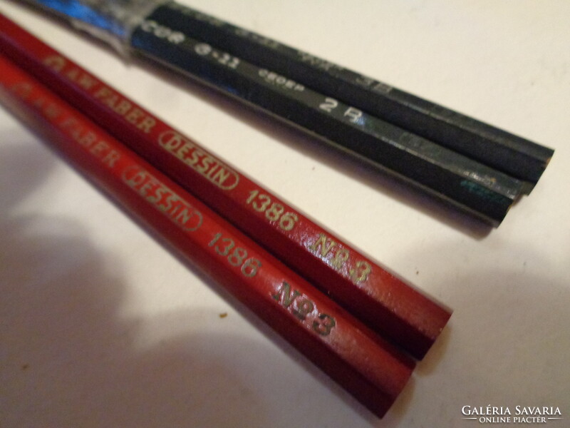 Grafit ceruzák a 60 as évekből   A W  Faber  / Dessin / 1386 N o 3 . 2 db. és Merkur  G-11 BB....2db
