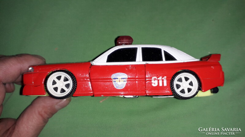 Retro fém TRANSFORMERS ALAKÍTHATÓ - TŰZOLTÓ parancsnoki autó 15 cm a képek szerint