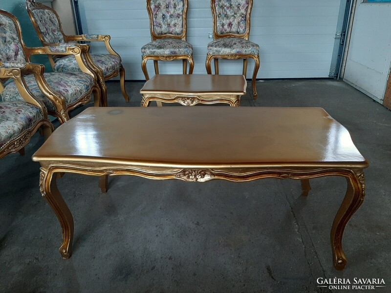 Ülőgarnitúra neobarokk faragott díszítéssel