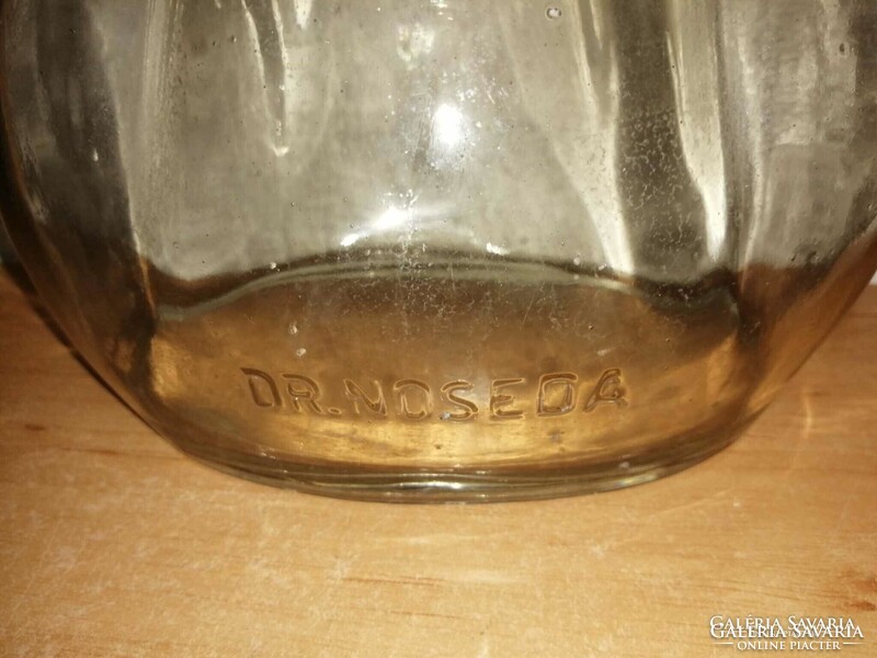 Dr. Noseda különleges formájú vastag falú üveg palack - 17*17 cm (27/d)