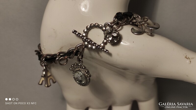 Karkötő zsuzsuval charm kb 9 zsuzsu figurával lánc Eiffel torony Párizs