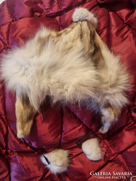 Ezüst róka szőrme sapka