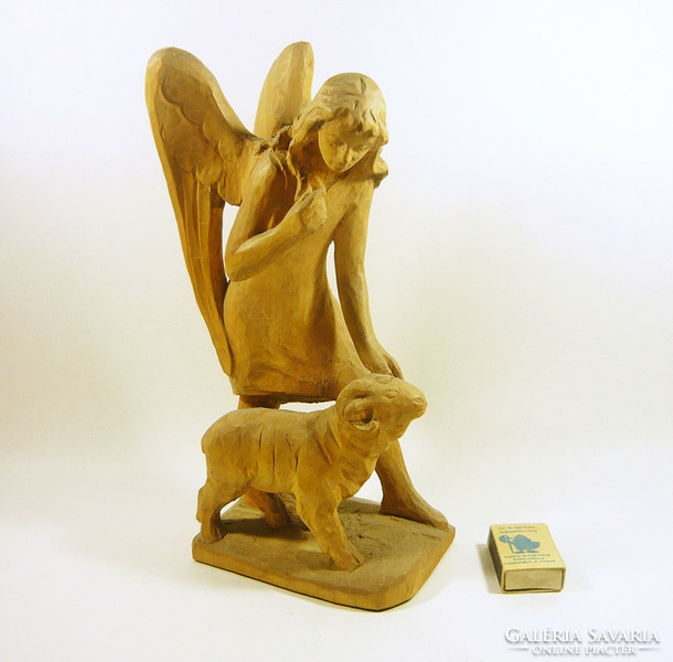 ANGYAL BÁRÁNNYAL 30 CM., JELZETT, FÁBÓL FARAGOTT FIGURA! (F006)