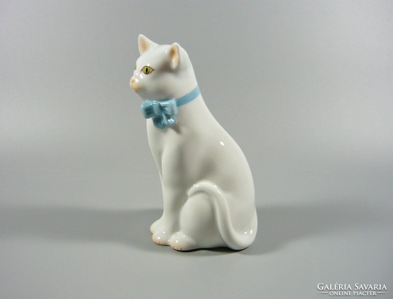 HERENDI FEHÉR MACSKA KÉK CSOKORNYAKKENDŐVEL PORCELÁN FIGURA 12 CM., HIBÁTLAN ! (I132)