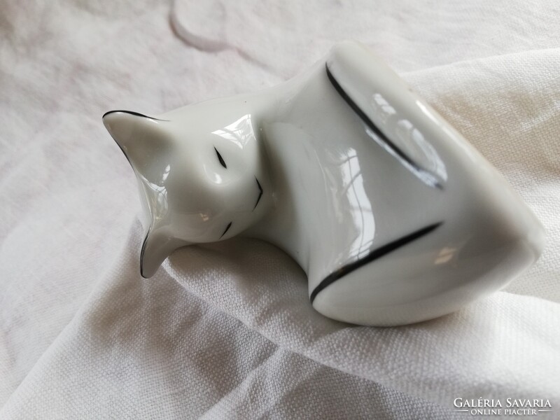 HOLLÓHÁZI PORCELÁN CICA