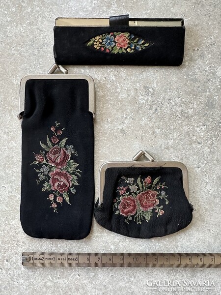 Gobelinnel díszített női csecse-becsék