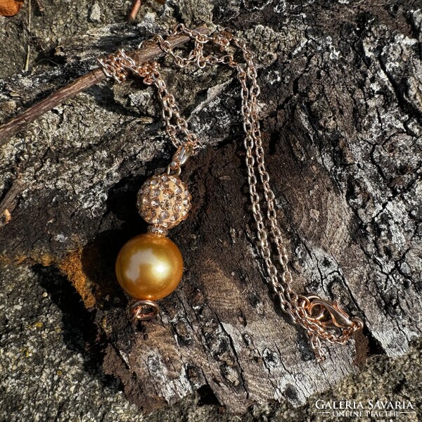 Fehér majorica gyöngyökből készült rozéarany - rózsaarany színű medál vagy charm + 44 cm rozé lánc