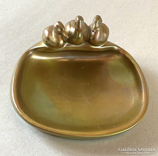 PAJZSPECSÉTES ARANY EOZIN SZÍNŰ ZSOLNAY PORCELÁN ÉKSZERTARTÓ TÁLKA 3 KACSA SZOBORRAL