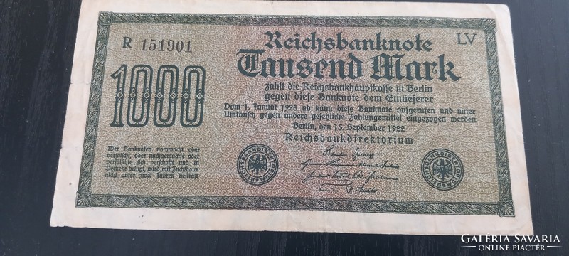 1000 MÁRKA