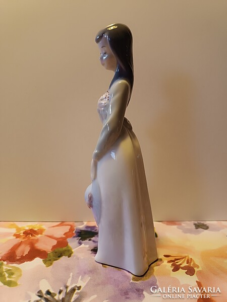 Lány kalappal - Lladro-NAO márkás, minőségi porcelán, 23.5 cm magas