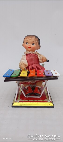 Felhúzható, xilofonon játszó kinai játék 1950-60 évekből.