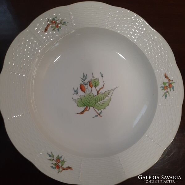 2 db Herendi hecsedli, csipkebogyó mintás porcelán mély, leveses tányér