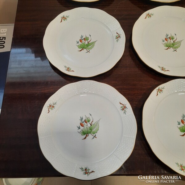 6 db Herendi hecsedli, csipkebogyó mintás porcelán lapos tányér készlet