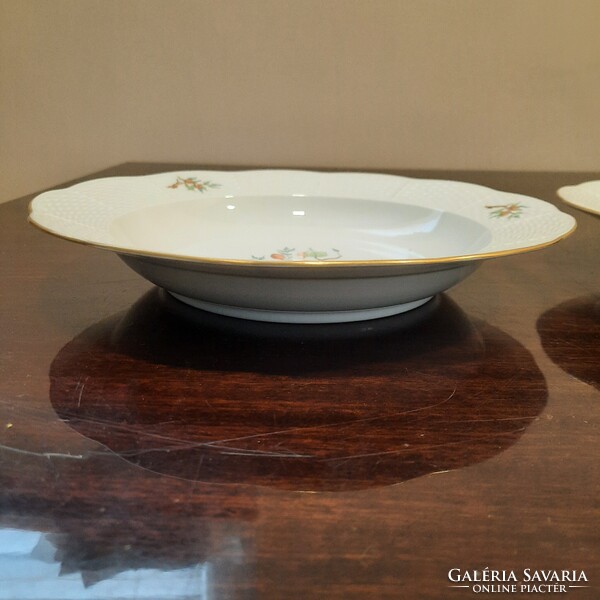 2 db Herendi hecsedli, csipkebogyó mintás porcelán mély, leveses tányér