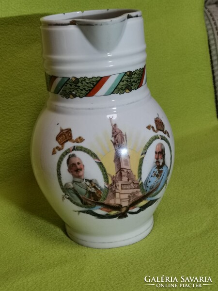 Antik porcelán kancsó