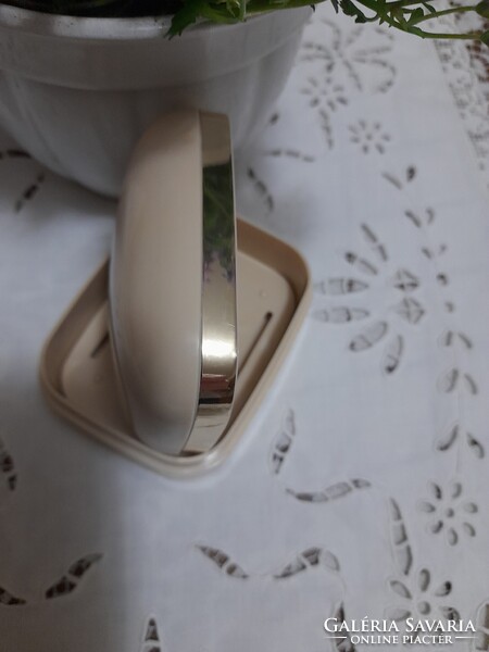 Vintage Estée Lauder szappantartó.