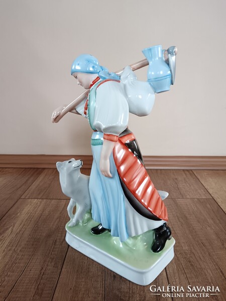 Régi Zsolnay porcelán Sinkó Hazatérő figura