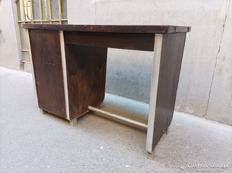 Bauhaus, minimal style, aluminíum és fa kombináció, kisméretű íróasztal