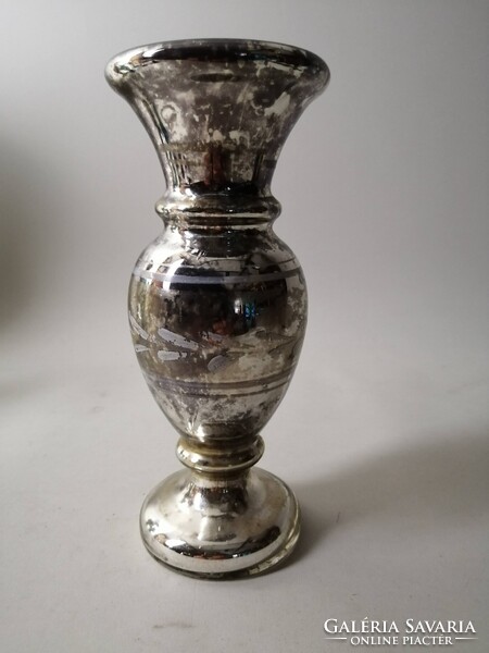 SZAKÍTOTT, FONCSOROZOTT HUTAÜVEG VÁZA