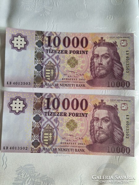 2 db sorszámkövető 10.000.-ft-os bankjegy