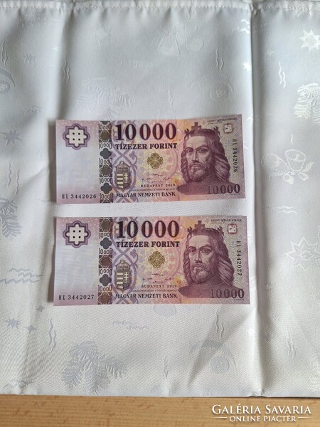 2 db sorszámkövető 10.000.-ft-os bankjegy