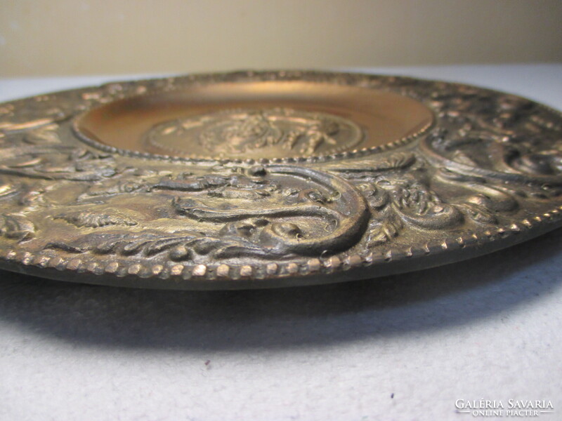 Bronz vadászjelenetes dísztál, falitál 22cm-es