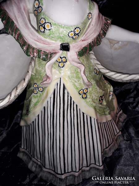 Terebélyes majolika festett kerámia kosaras nő szobor  Bernard Bloch