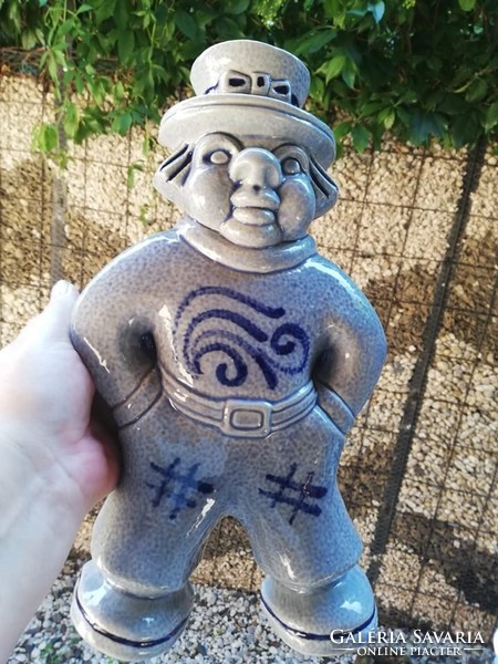 Nagy figurális  tortaforma-falra is tehető  33 cm