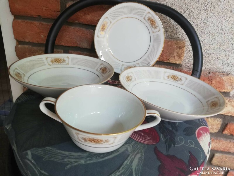 Meseszép japán porcelánok