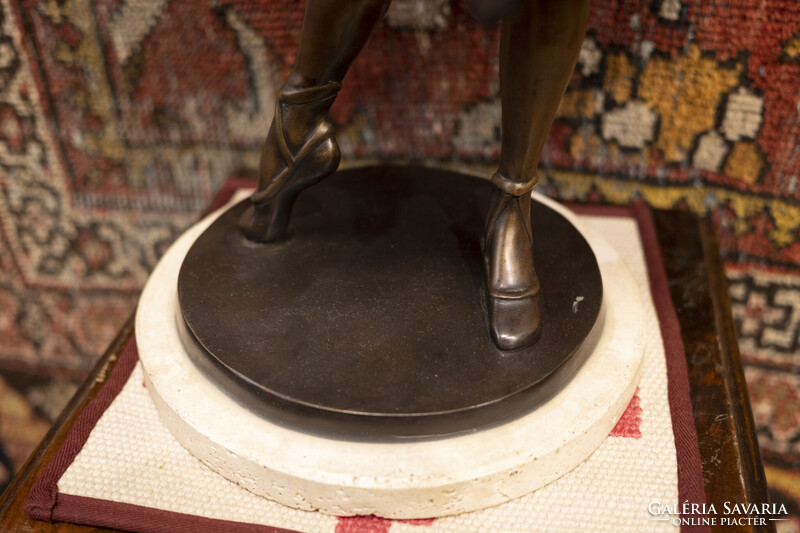 Nagyméretű elegáns bronz balerina szobor – 70 cm-es művészi alkotás
