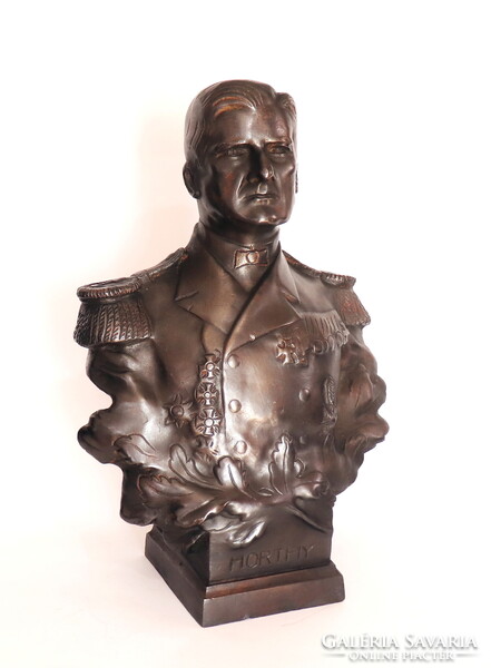 Vitéz Nagybányai Horthy Miklós bronz mellszobra, 34 cm