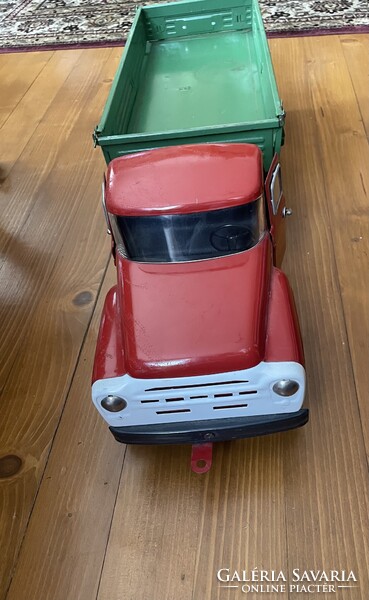 Régi Zil játékautó