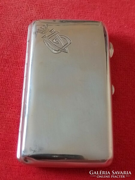 Ezüst cigaretta tartó