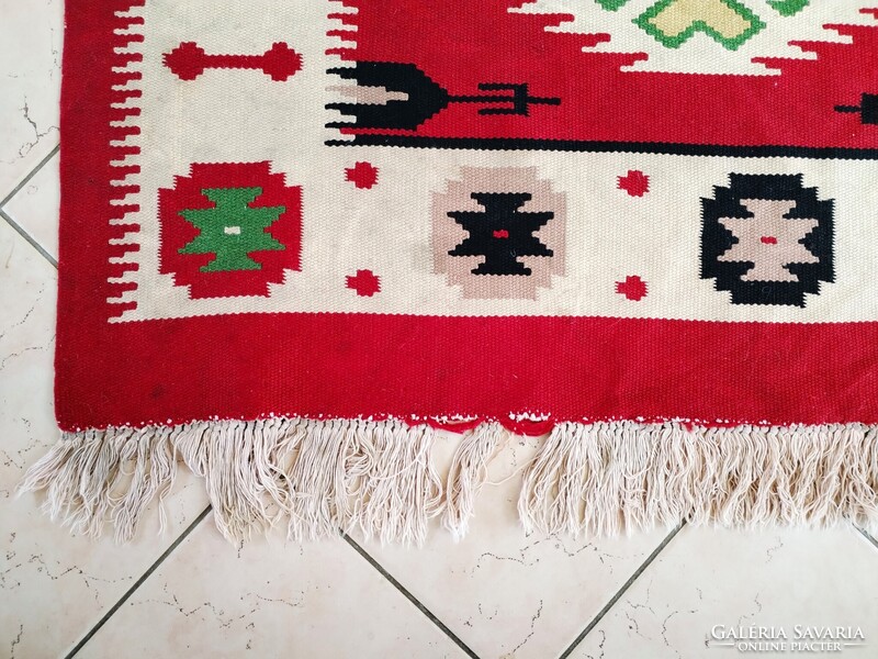 NAGYMÉRETŰ BORDÓ KILIM SZŐNYEG - 166x250 CM