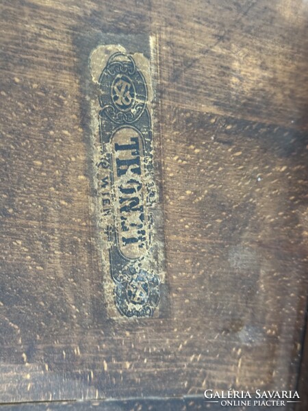KINCSVADÁSZOKBÓL THONET lerakó asztal szett