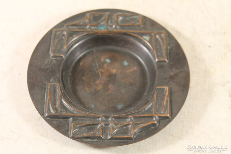 Képcsarnokos bronz tálca 965