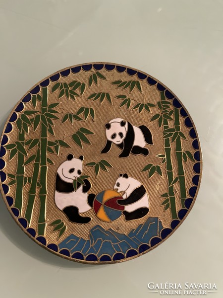 Tündéri Kinai rekeszzománc dísztányér pandamackokkal.