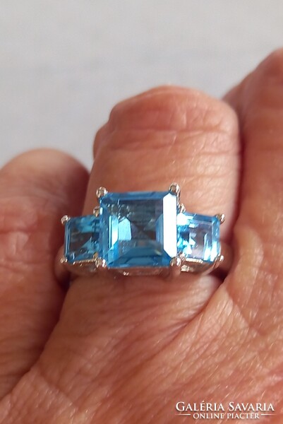 56 os 5.3gm Valodi kek Topaz 925 Ezust 14k Fehér aranyozásù Gyuru