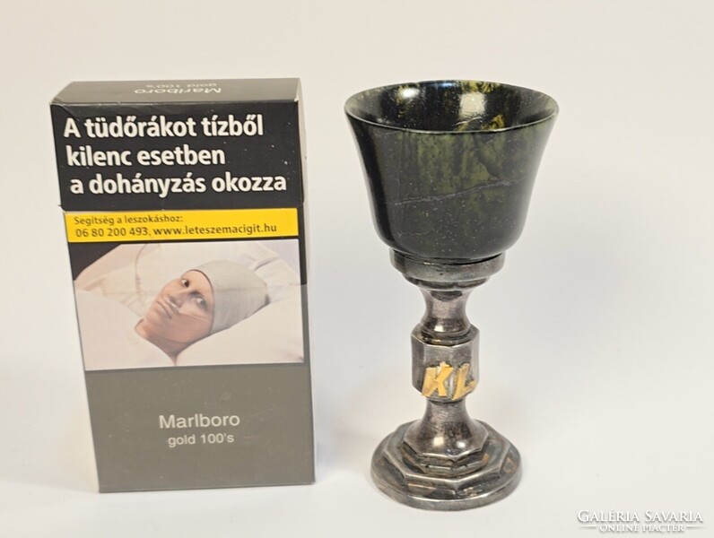 Régi, pénzverdés ezüst talpú kis kehely/ szerpentin kőből faragott felső résszel