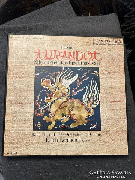 Puccini  Turandot c. operája dupla bakeliten,  angol nyelvü ismertető könyvvel, saját dobozában,