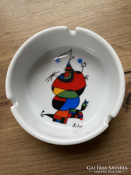Porcelán hamutál Joan Miro képpel