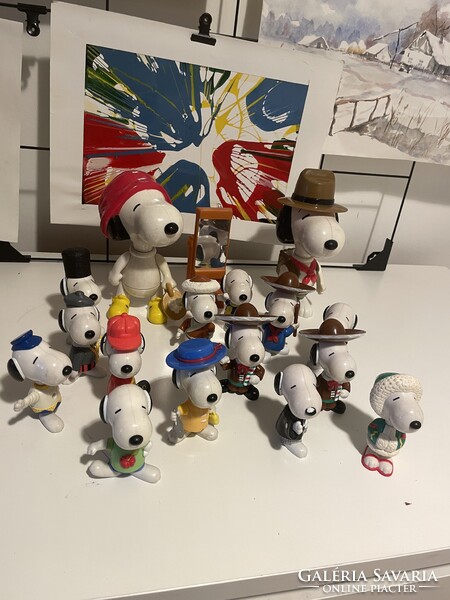 Eladó Snoopy figurák