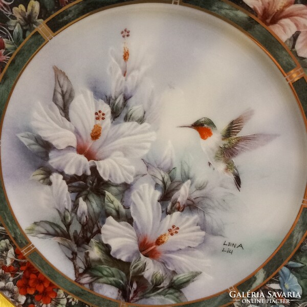 "Vörös torkú kolibri ". Meseszép, limitált, " Lena Liu " porcelán falitányér.