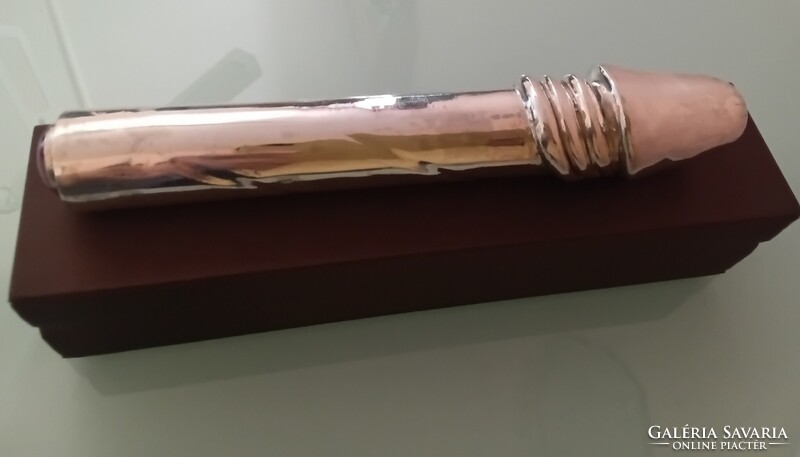 Exkluzív, kézzel készült műalkotás – 925 sterling ezüst phallus rubinnal 33 ct