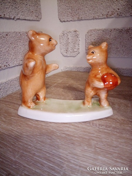 Bodrogkeresztúri kerámia labdázó macik, medvék. 13 cm. Hibátlan.